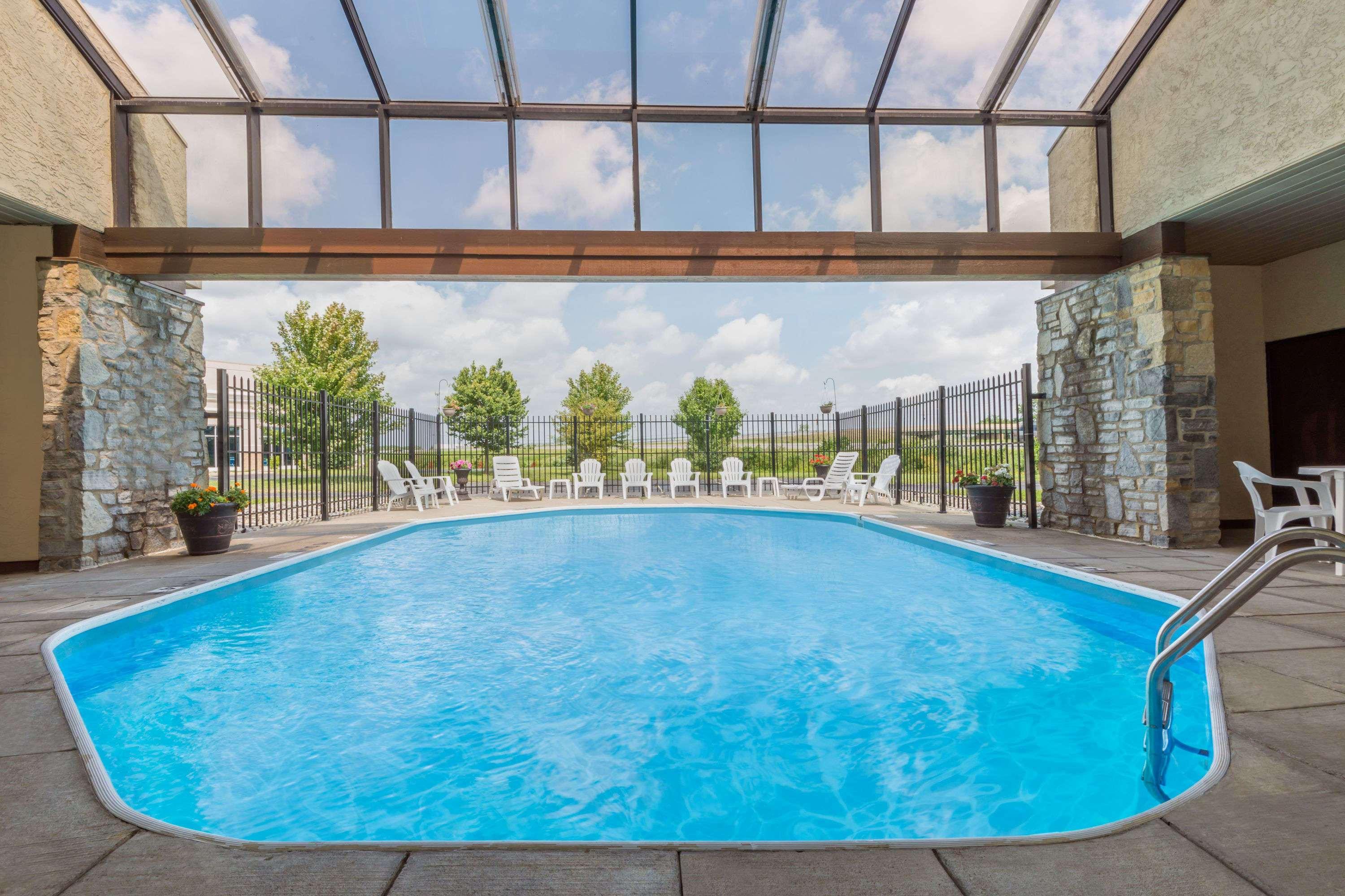 Days Inn By Wyndham Maumee/Toledo Eksteriør bilde